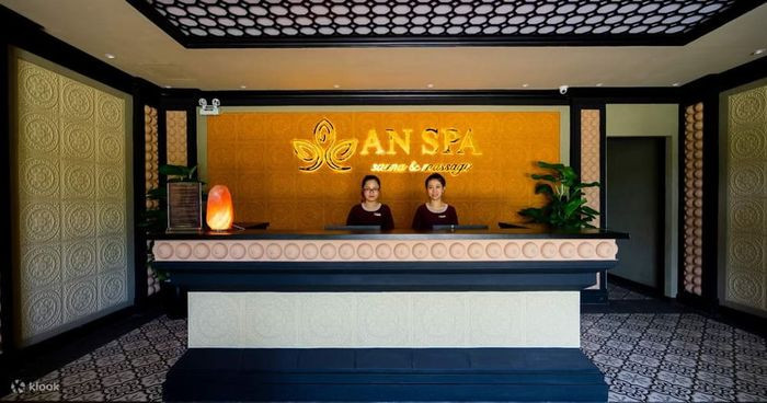 Bể ngâm chân thư giãn tại An Spa, một địa điểm spa massage cao cấp ở Đà Nẵng