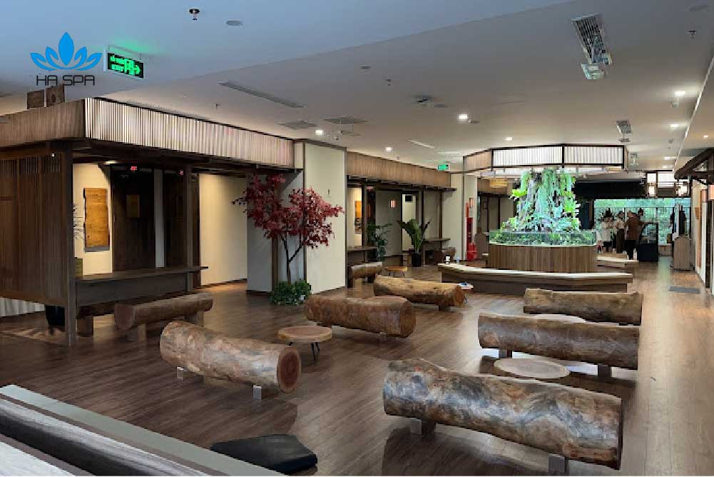 Bên trong Amare Spa, nơi cung cấp dịch vụ massage trị liệu tại Hà Nội với không gian hiện đại