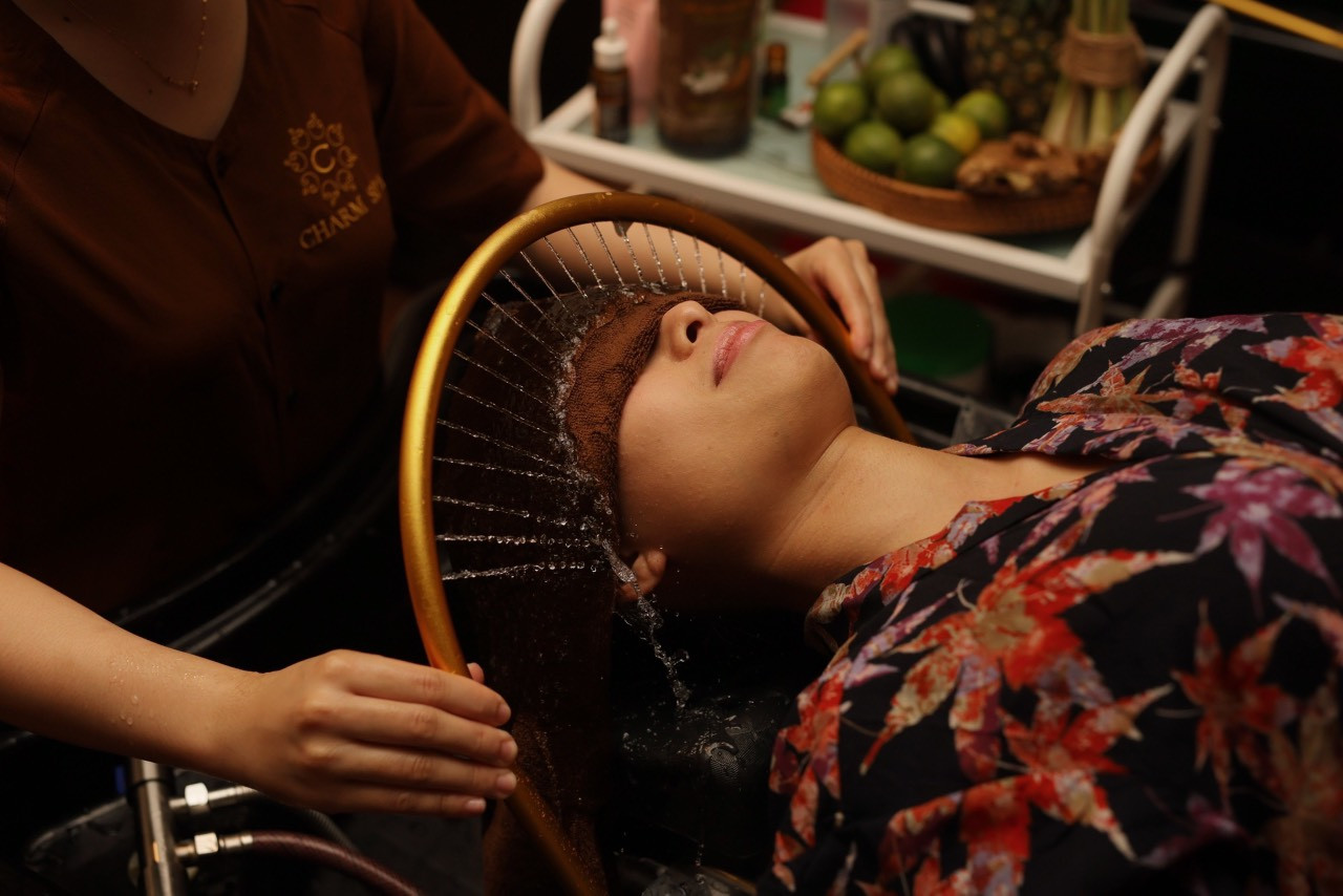 Các bước thực hiện trong một liệu trình gội đầu dưỡng sinh