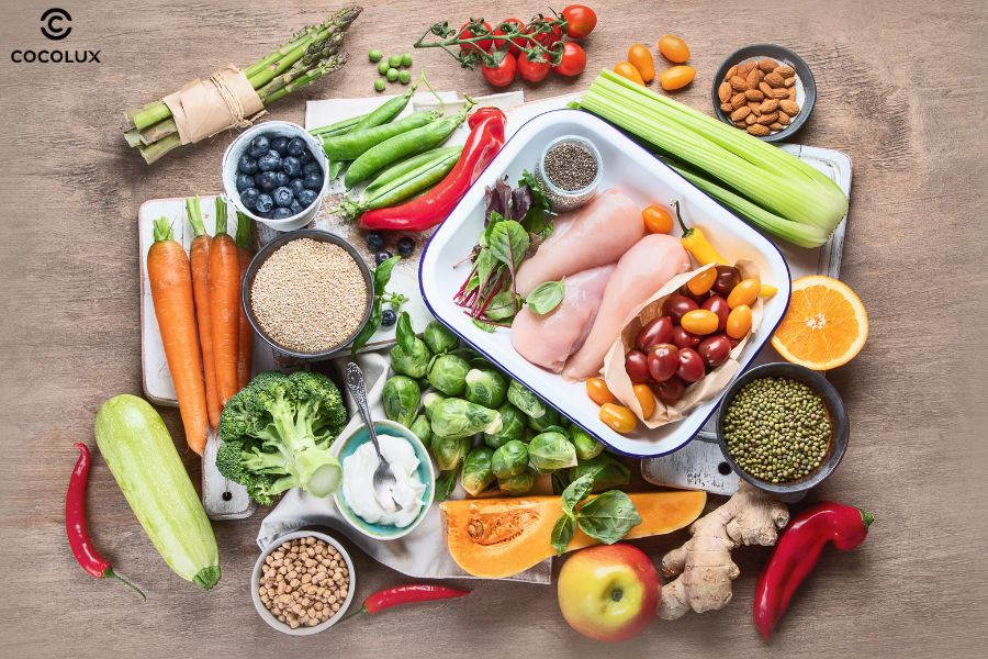 Chế độ ăn uống lành mạnh và sinh hoạt khoa học hỗ trợ phục hồi sức khỏe mái tóc từ sâu bên trong