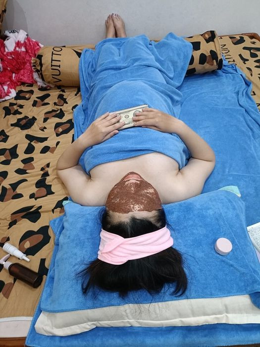 Giường massage thoải mái cho bà bầu tại Thỏ Baby Spa