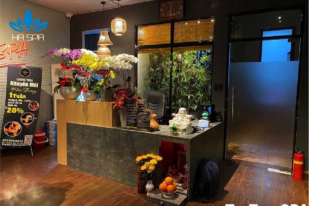 Hình ảnh TarZan Spa For Men, thể hiện sự kết hợp giữa chuyên nghiệp và sang trọng