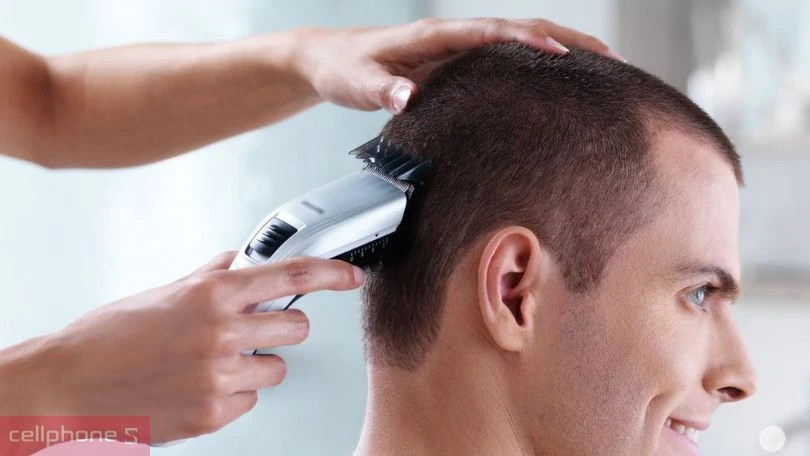 Hình ảnh tông đơ cắt tóc hiện đại