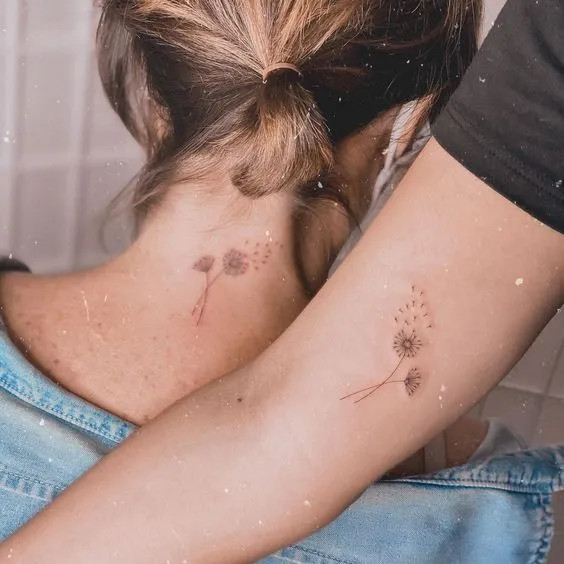 Hình xăm hoa bồ công anh đôi, biểu tượng của tình yêu và sự gắn kết