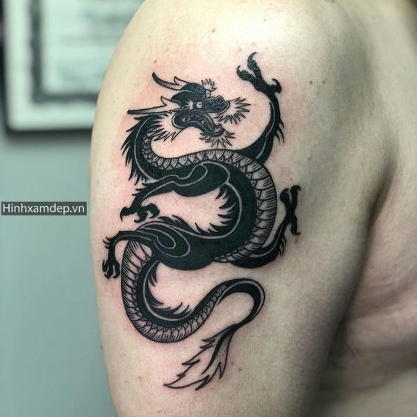 Hình xăm rồng xương trên lưng với mây