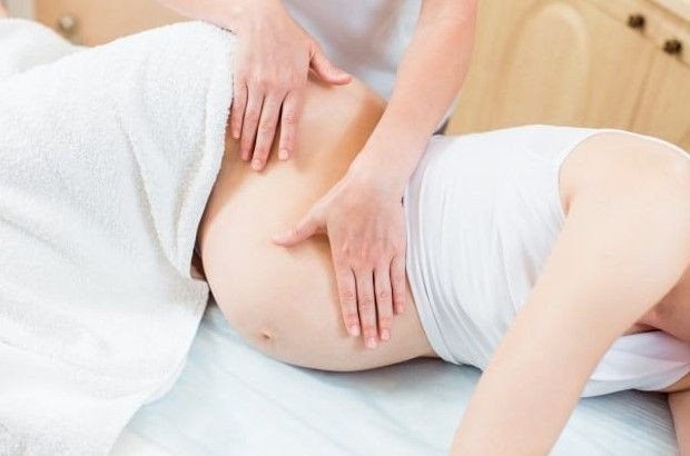Không gian phòng massage được trang trí ấm cúng