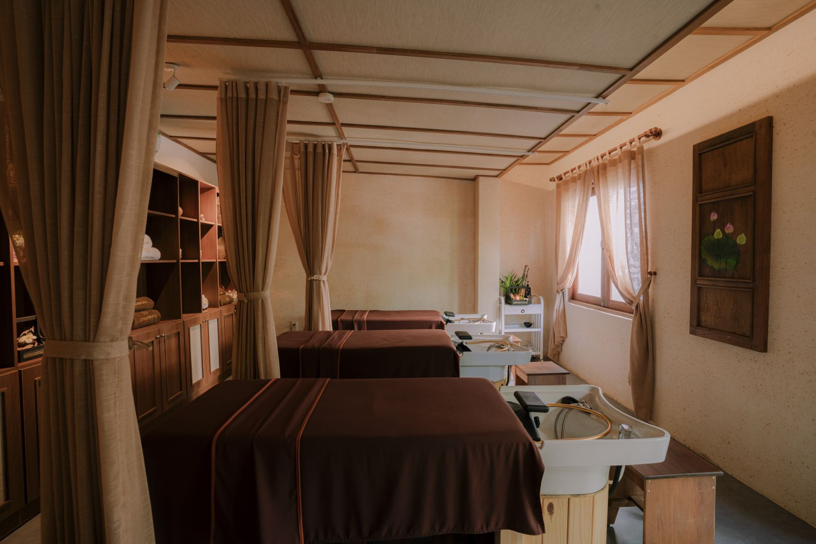 Không gian riêng tư dành cho liệu trình gội đầu dưỡng sinh tại spa