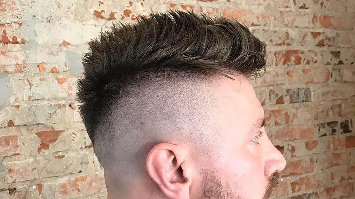 Kiểu tóc undercut nam vuốt dựng đứng cá tính