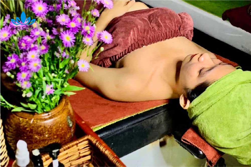 Liệu pháp massage kết hợp thảo dược tại spa ở Tây Ninh