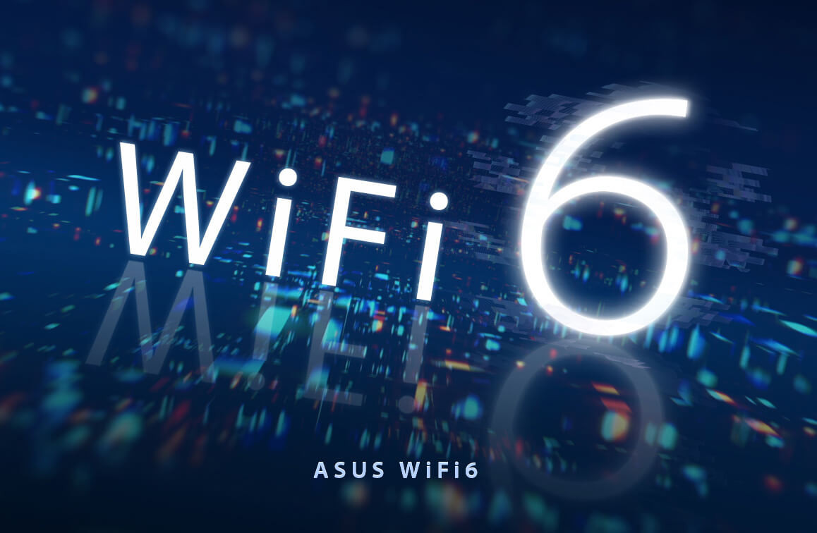 Người phụ nữ thao tác trên laptop để tăng tốc độ WiFi