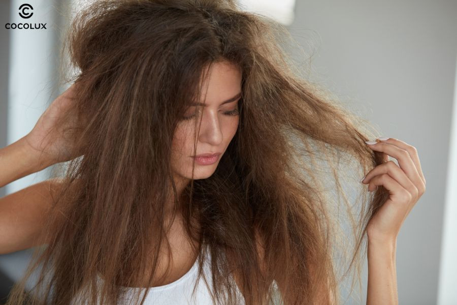 Tóc yếu, hư tổn hoặc da đầu nhạy cảm không nên tẩy tóc