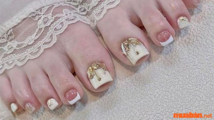 Móng chân đính đá nhẹ nhàng kiểu Hàn