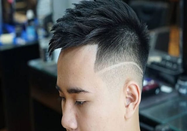 Kiểu tóc kẻ vạch kéo dài