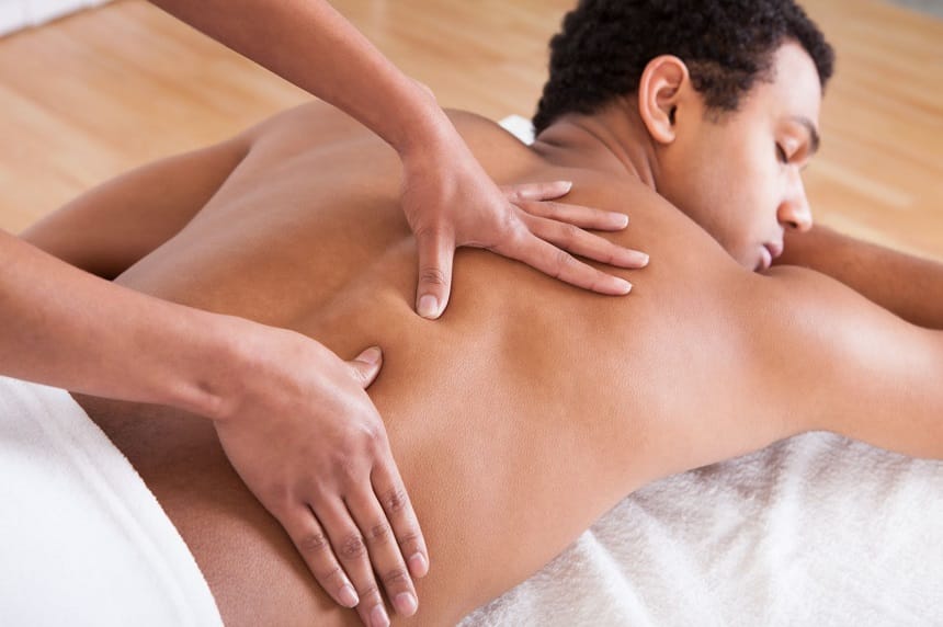 Deep Tissue Massage giúp đánh tan các nút thắt cơ gây đau nhức mãn tính