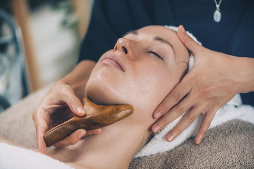 Đội ngũ kỹ thuật viên tận tâm luôn điều chỉnh lực tay phù hợp với khách hàng