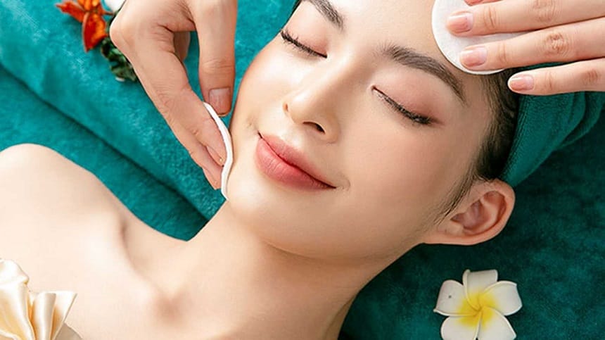 Không gian thư giãn tại Massage Hoàng Long với ánh sáng dịu nhẹ và hương tinh dầu tự nhiên