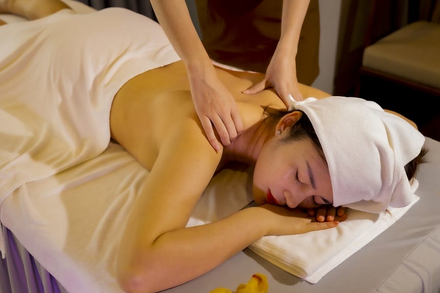 Kỹ thuật bấm huyệt chuyên sâu hỗ trợ giải phóng các điểm tắc nghẽn và lưu thông khí huyết hiệu quả