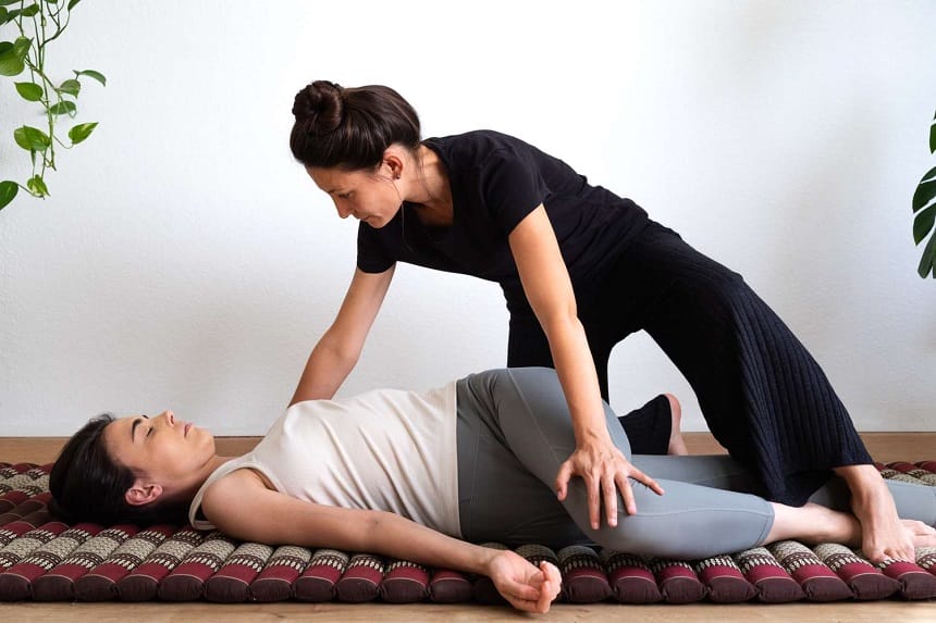 Quy trình massage tại Hoàng Long hỗ trợ giảm đau nhức và phục hồi năng lượng