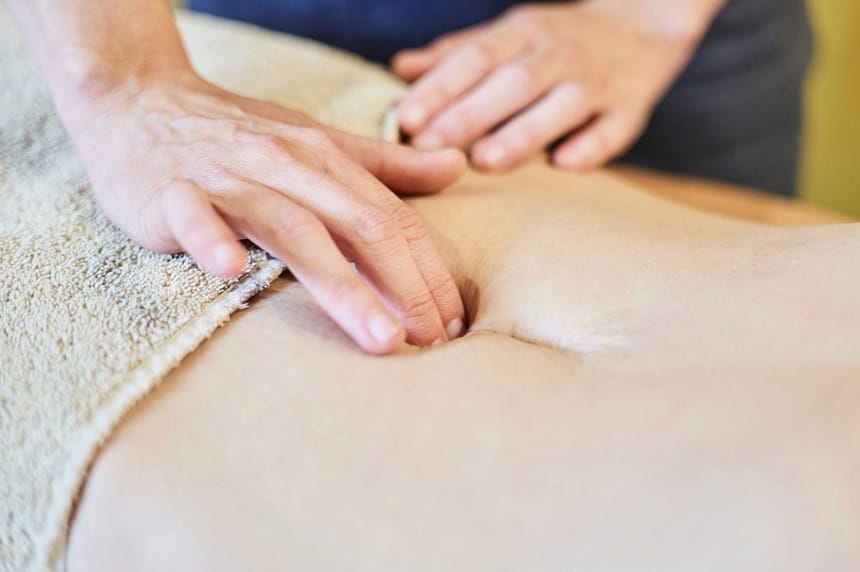 Sử dụng tinh dầu tự nhiên giúp xoa dịu thần kinh và làm ấm cơ thể