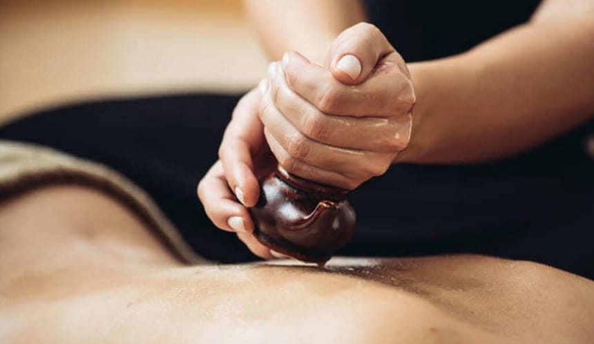 Sử dụng tinh dầu tự nhiên kết hợp kỹ thuật chuyên sâu giúp đánh thức năng lượng