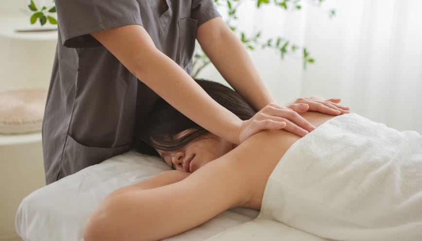 Láng Beaute với không gian thanh lịch và tối giản